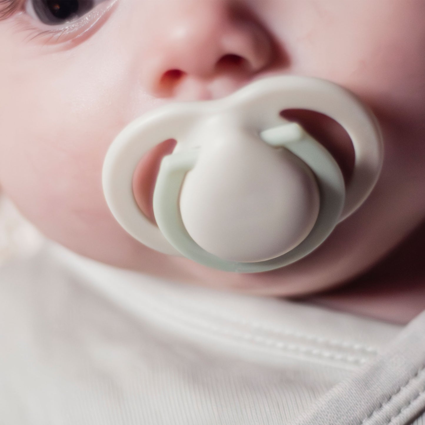 Tommee Tippee 150ml Bottle 0-2m Newborn soother