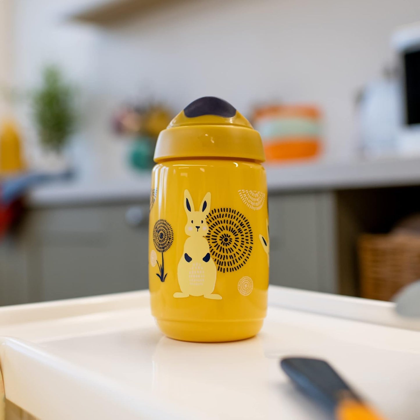 Tommee Tippee Sippee Trainer Cup Sippy Bottle for Toddlers, Leakproof 390ml 12m+