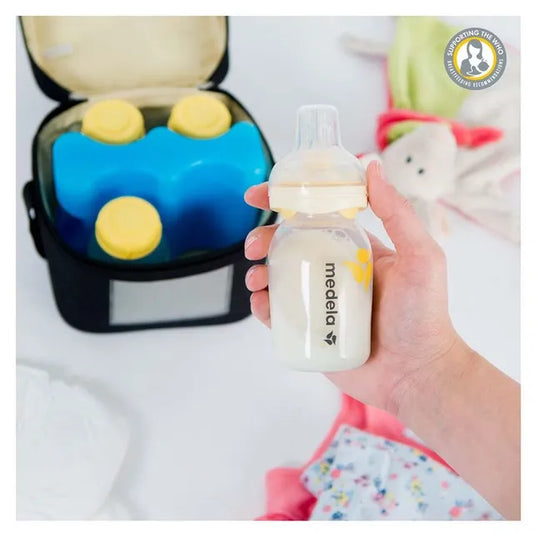 Medela Breastmilk Feeding Storage Bottles Pack of 4 - 150ml with Cooler Bag