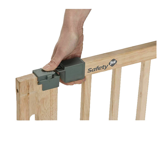 Safety 1st U-Pressure Fit Easy Close Wood Gate