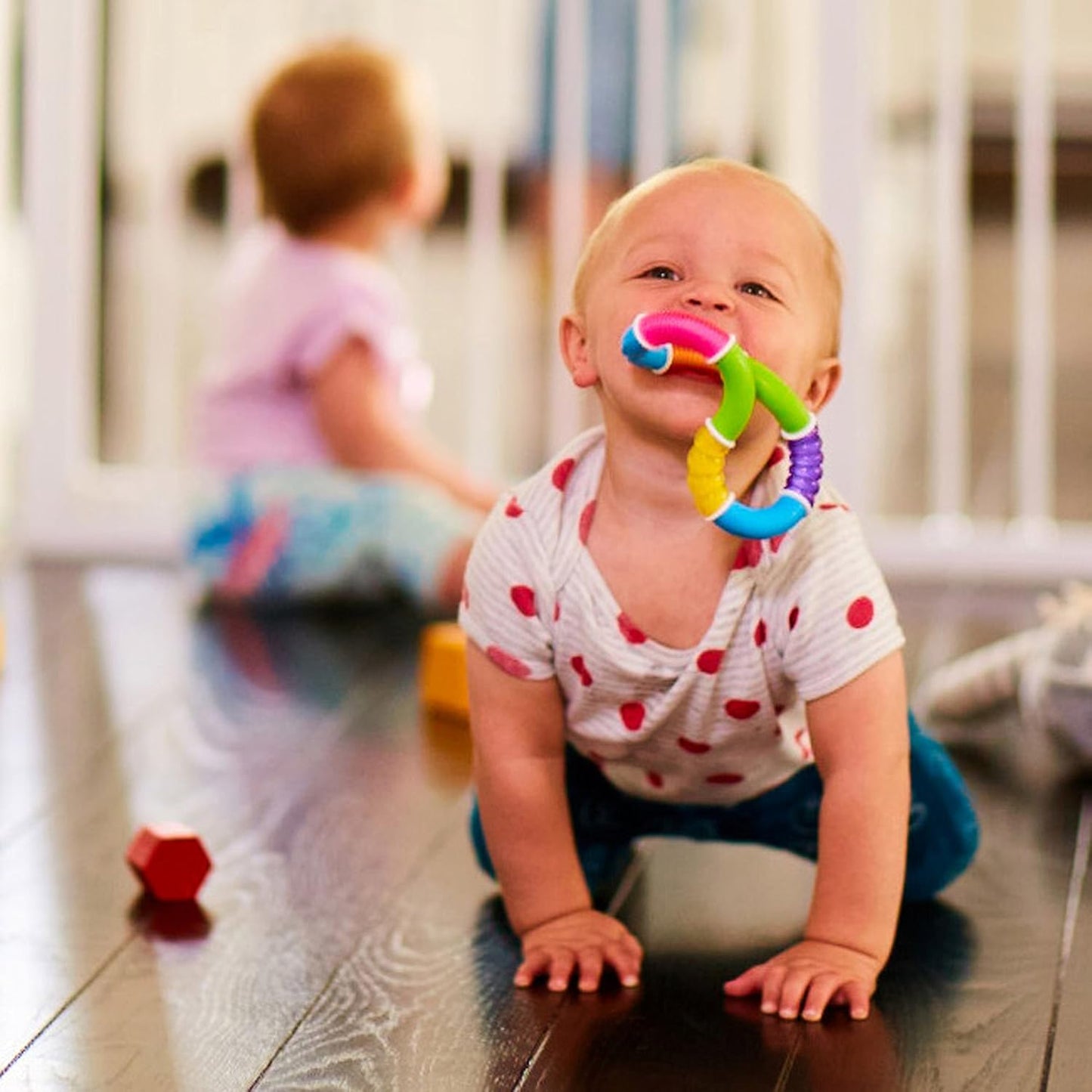 Munchkin Silicone Twisty Figure 8 Teether