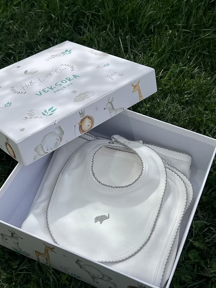 Veksora Newborn Gift Box Set - White
