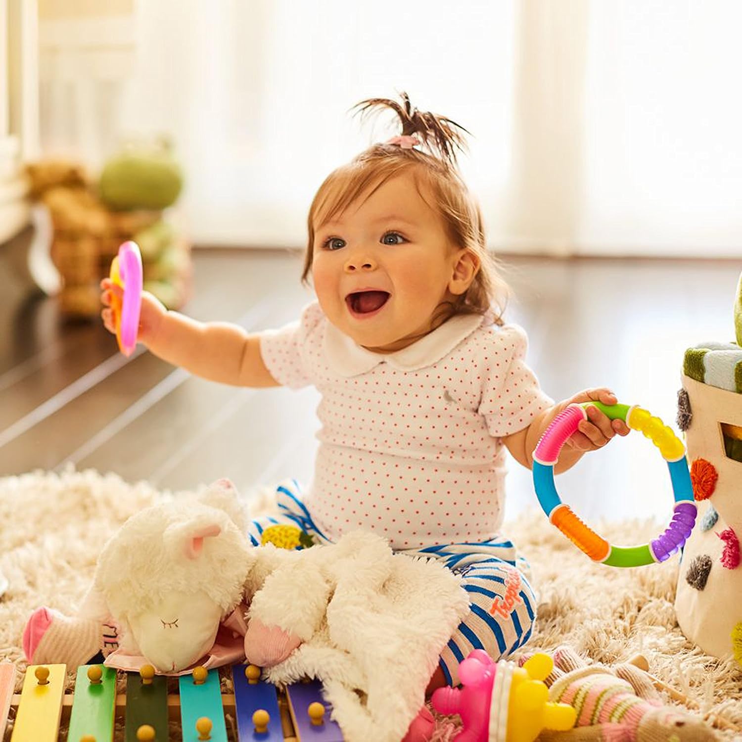 Munchkin Silicone Twisty Figure 8 Teether