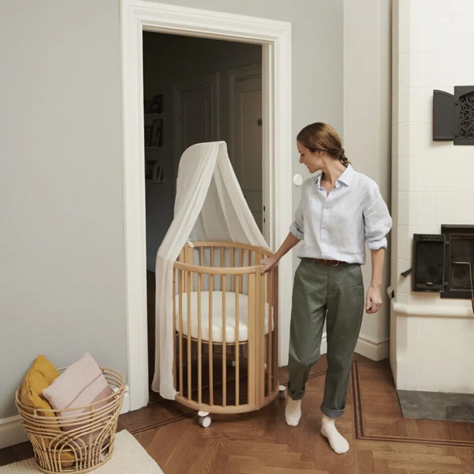 Stokke Sleepi Mini Natural & Mattress & Sheet White Bundle