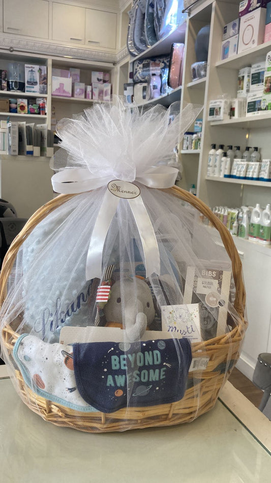Mennez Basket w/ Tulle Wrapping