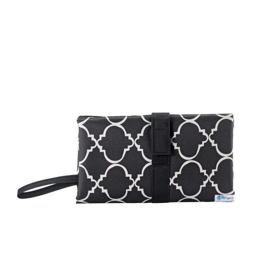 The First Years Changing Clutch - Black Quatro